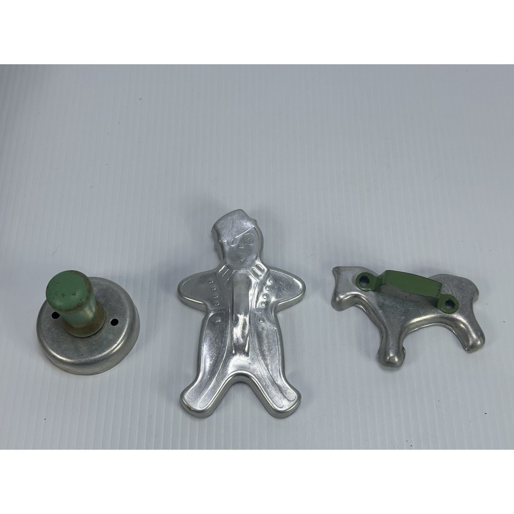 Vintage Horse Cookie Cutter Metal Green Metal Handle Gingerbread Man Round‎